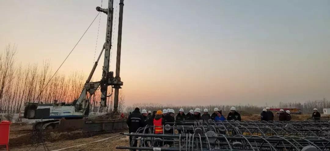百乐博旋挖打下雄安站第一桩